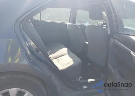 2015 Toyota Corolla L z USA, uszkodzony, nr VIN 2T1BURHEXFC266772